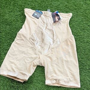 Maidenform Firm Control Hi-Waist - Thigh Slimmer Shape-wear